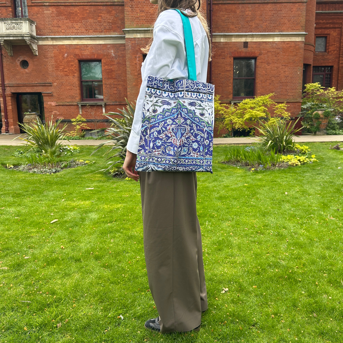 Arab Hall Lunette Tile Tote Bag